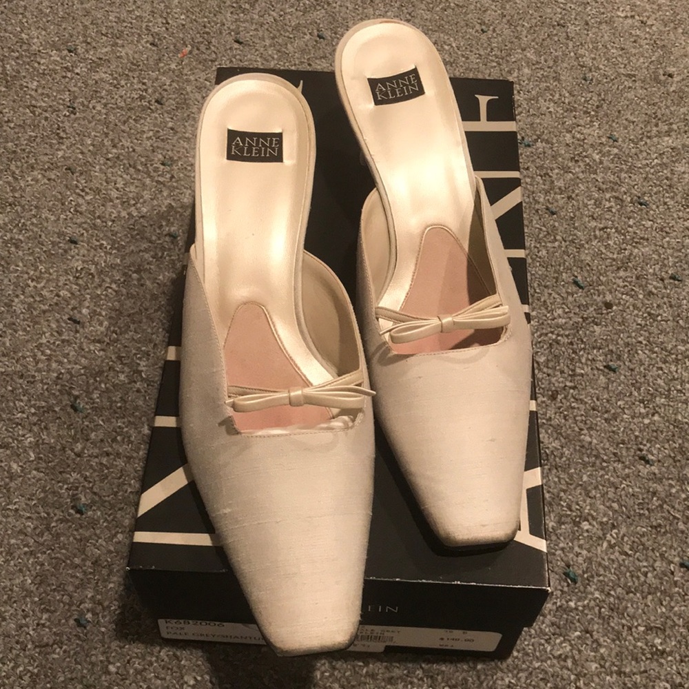 Vintage shantung mules!